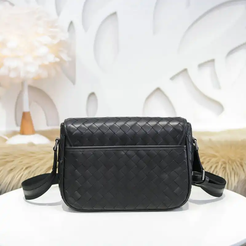 bo*te*ga Ve*ne*ta bags 2111yz0017