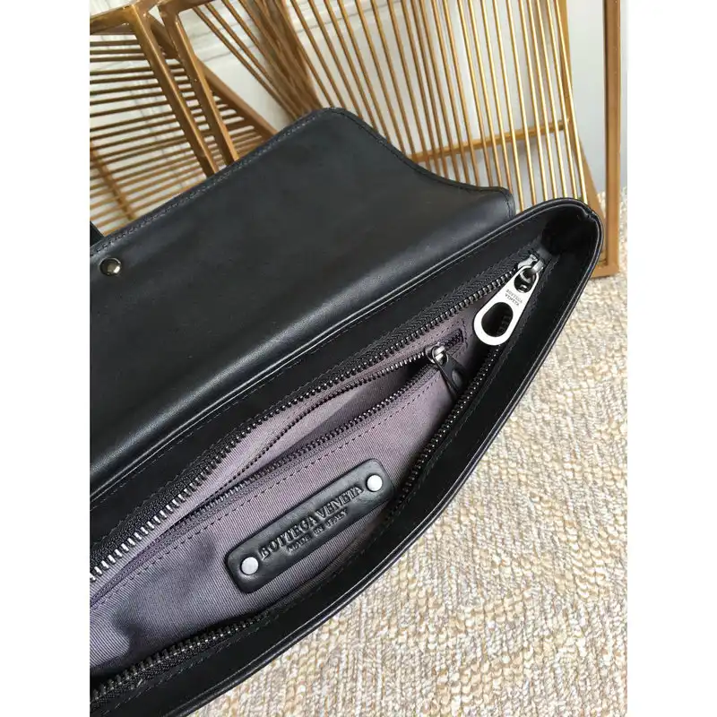 bo*te*ga Ve*ne*ta bag 2112sf0095