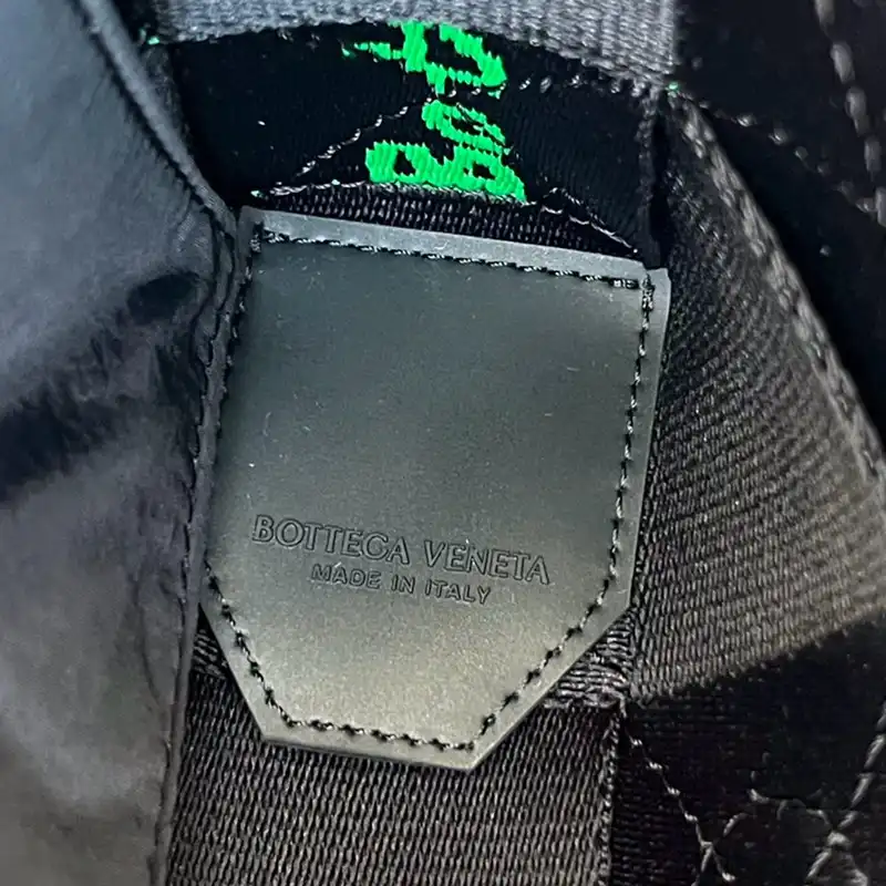 bo*te*ga Ve*ne*ta bag 2211sf0109