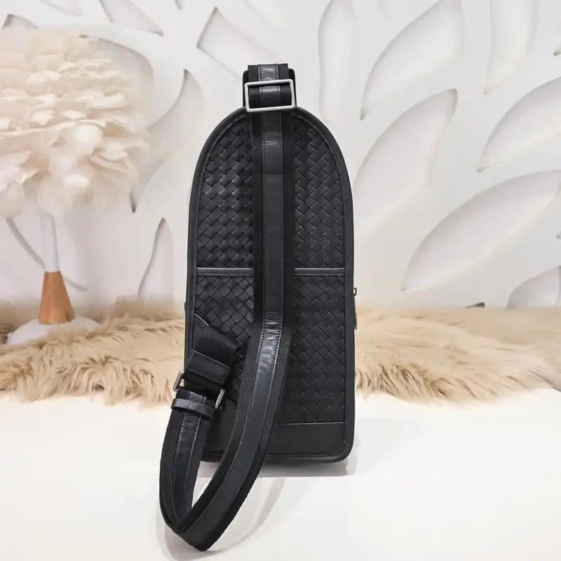 bo*te*ga Ve*ne*ta bag 2212yz0051