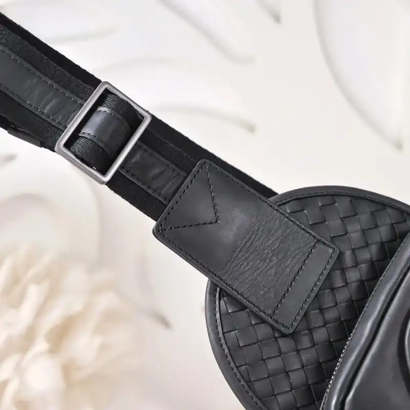 bo*te*ga Ve*ne*ta bag 2212yz0051