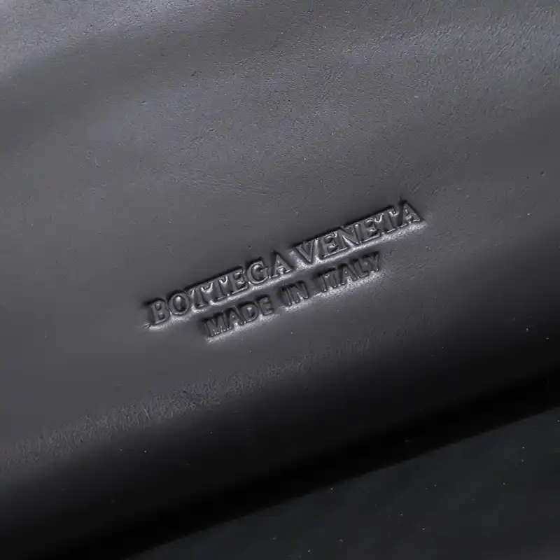 bo*te*ga Ve*ne*ta bags 2401ya0009