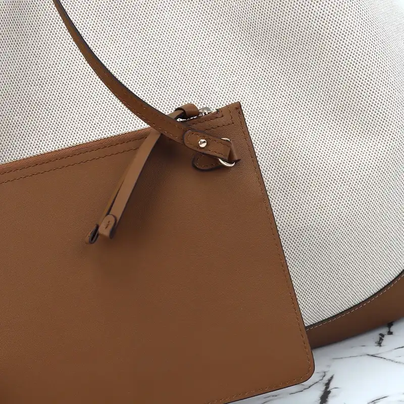 G*u*i bags 2411ya0186