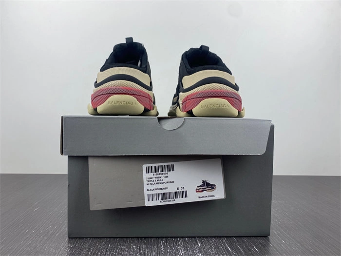 SoftTouch Balenciaga 755687 W3SM1 4373